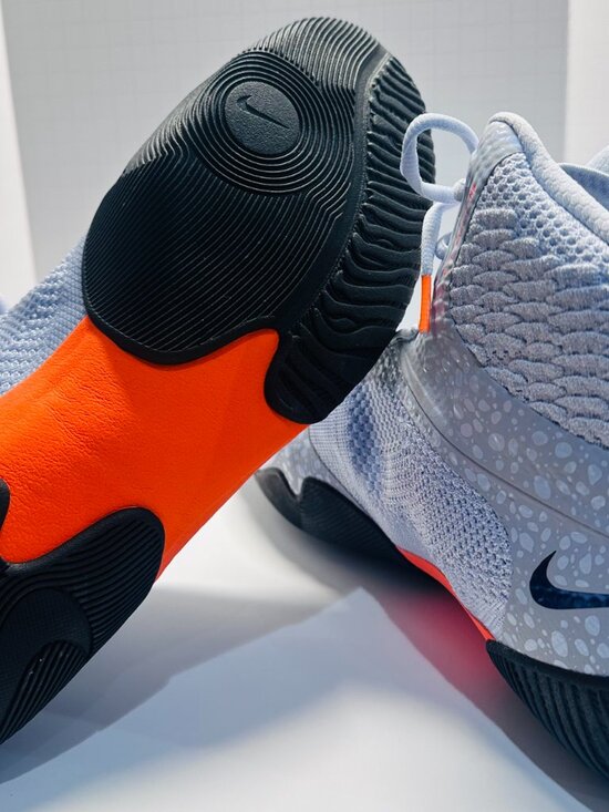 Nike Men’s Tawa SE \